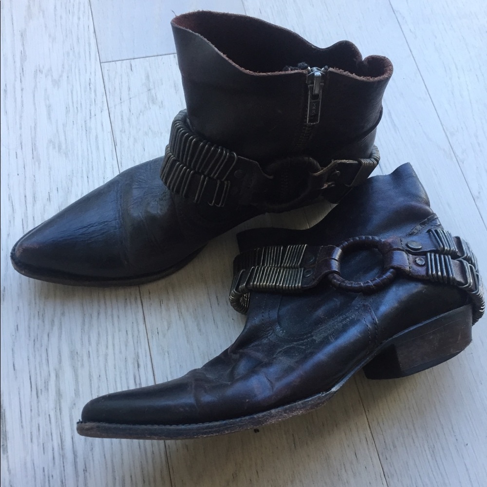 Freebird by Steven Ankle Western Boots